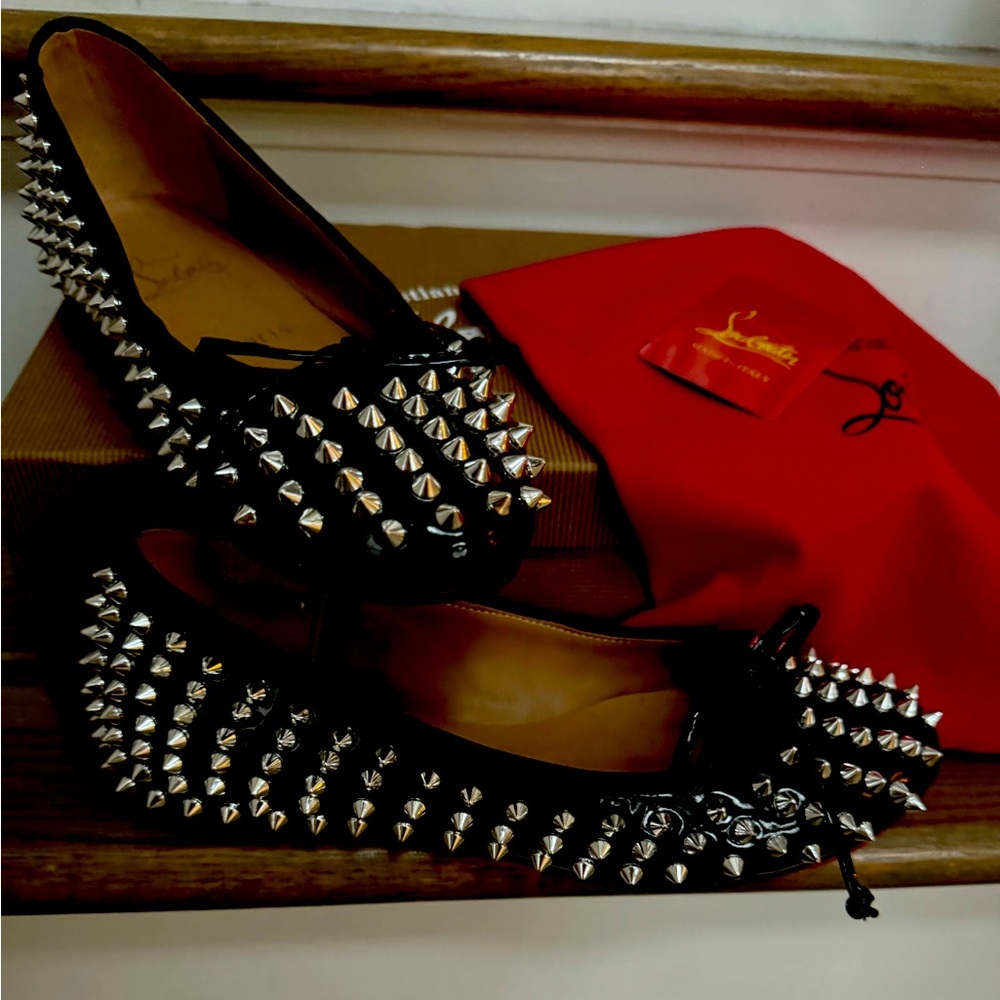 Christian louboutin size 39 8 1/2 blk with silver stud flats